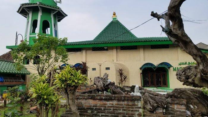 Telusur Sejarah And Budaya Masjid Jami Kali Pasir Masjid Tertua Di Kota